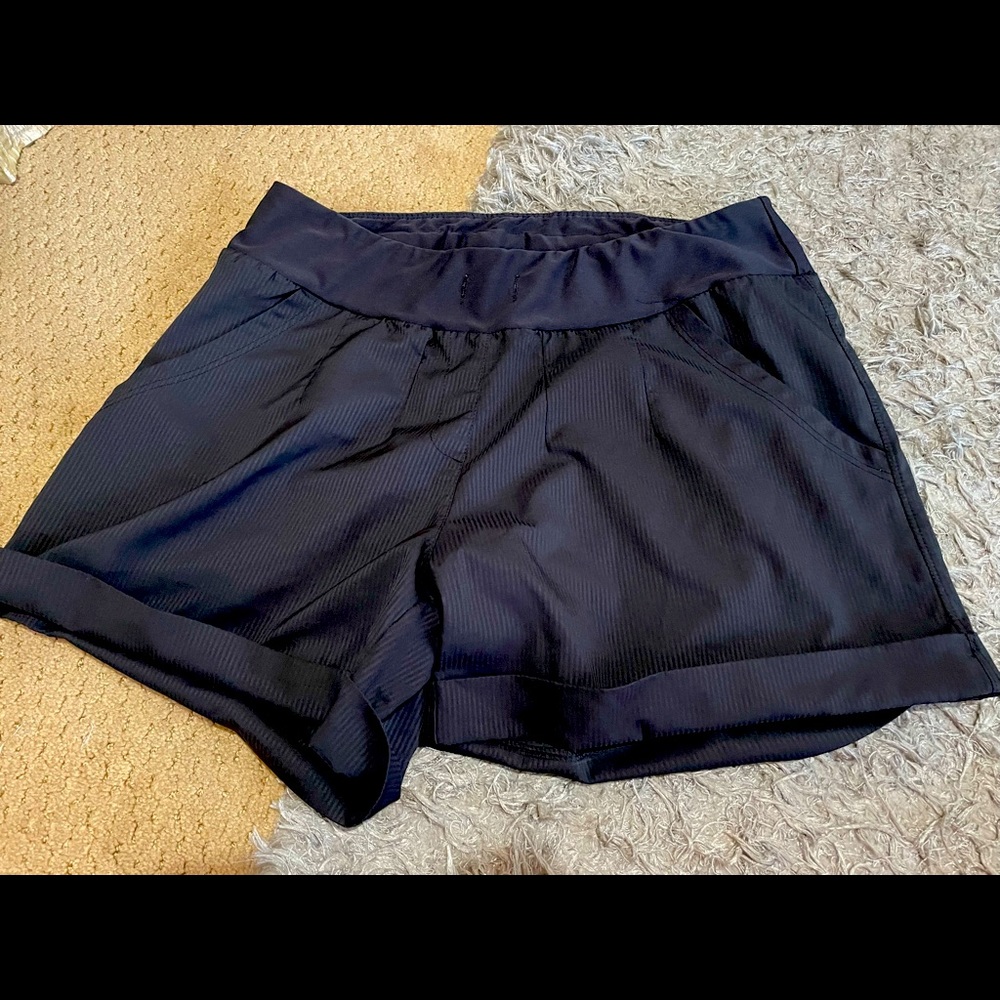 Mondetta size medium athletic shorts